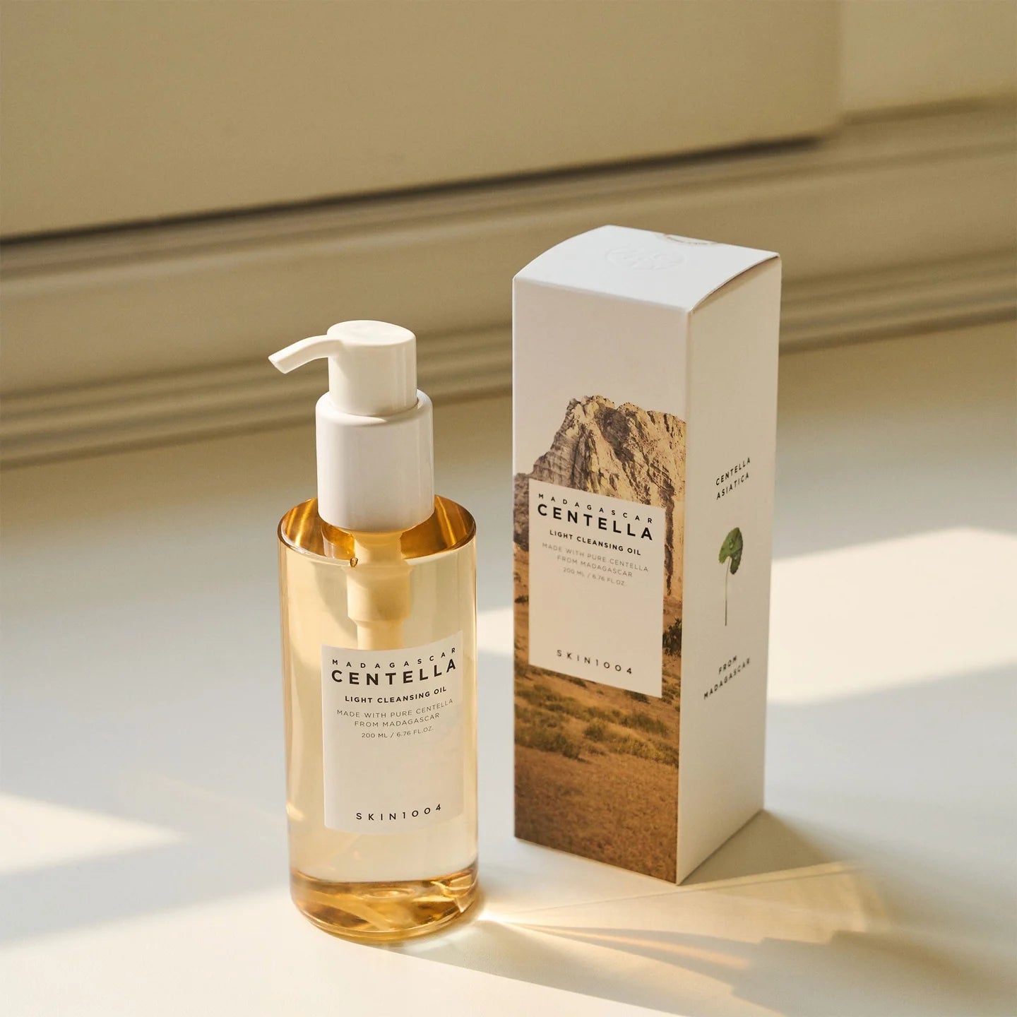 Skin 1004 Madagascar Centella Light Cleansing Oil