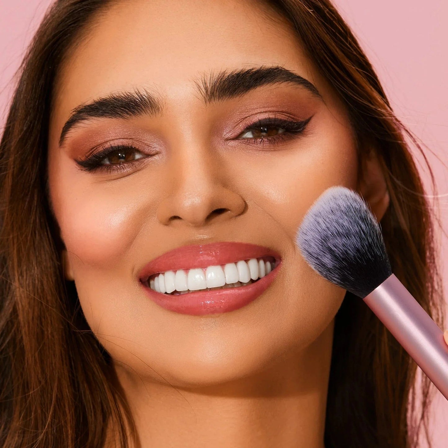 Real Techniques Ultra Plush Blush Makeup
Brush